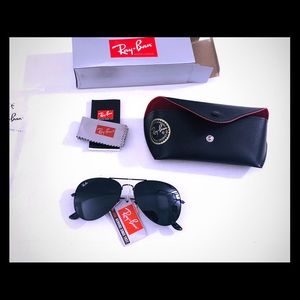 Ray-Ban Aviator Sunglasses RB3025 Black